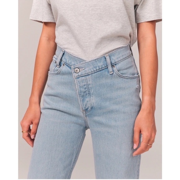 Abercrombie & Fitch High Rise Dad Jean Light With Criss-Cross Waistband - Picture 3 of 14